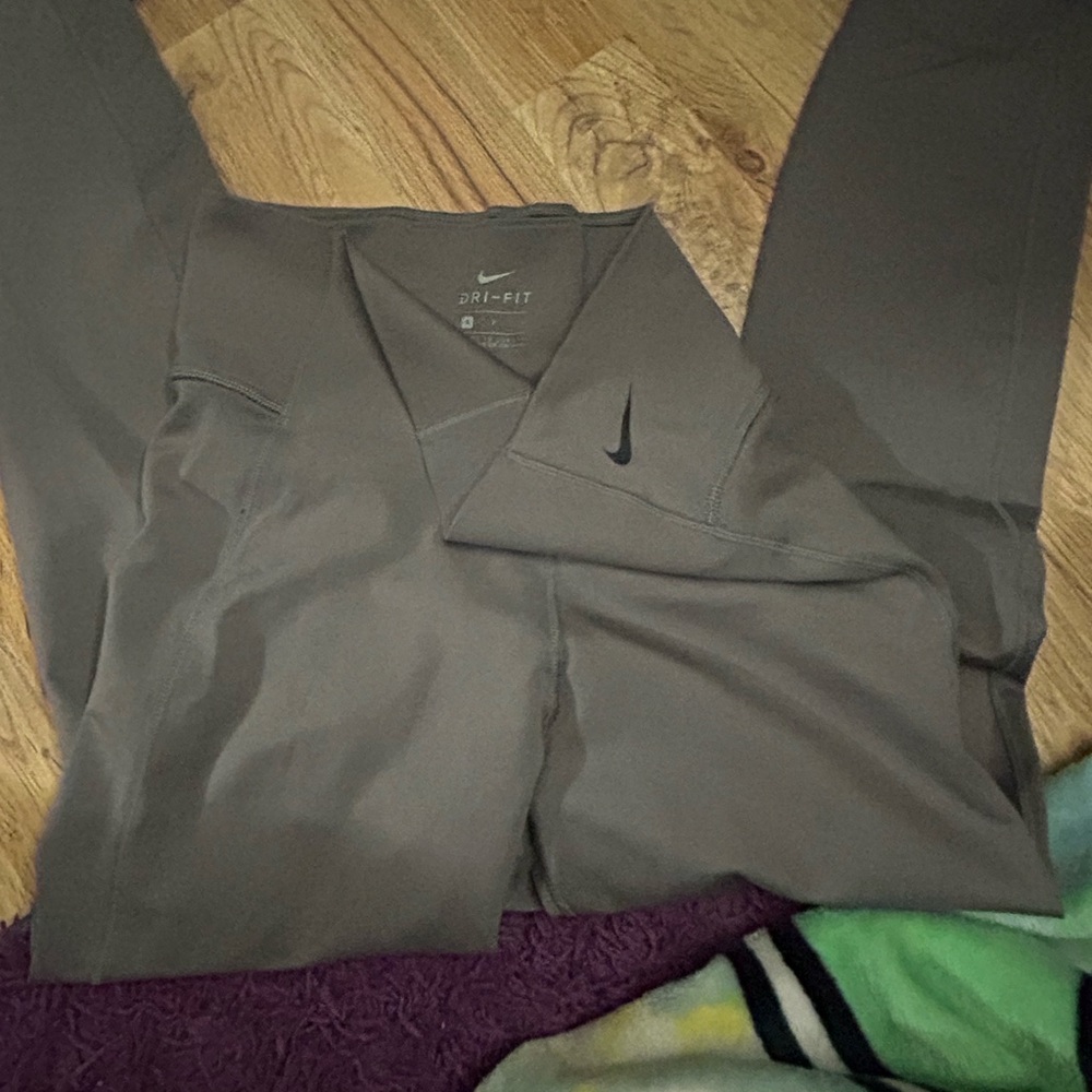 NWOT! nike leggings
